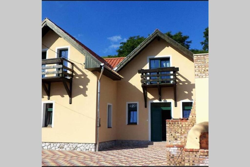 Borissza Vendégház  Ostoros Esterno foto